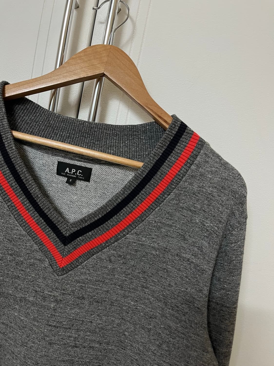 아페쎄 브이넥 니트 스웨터 상품이미지2