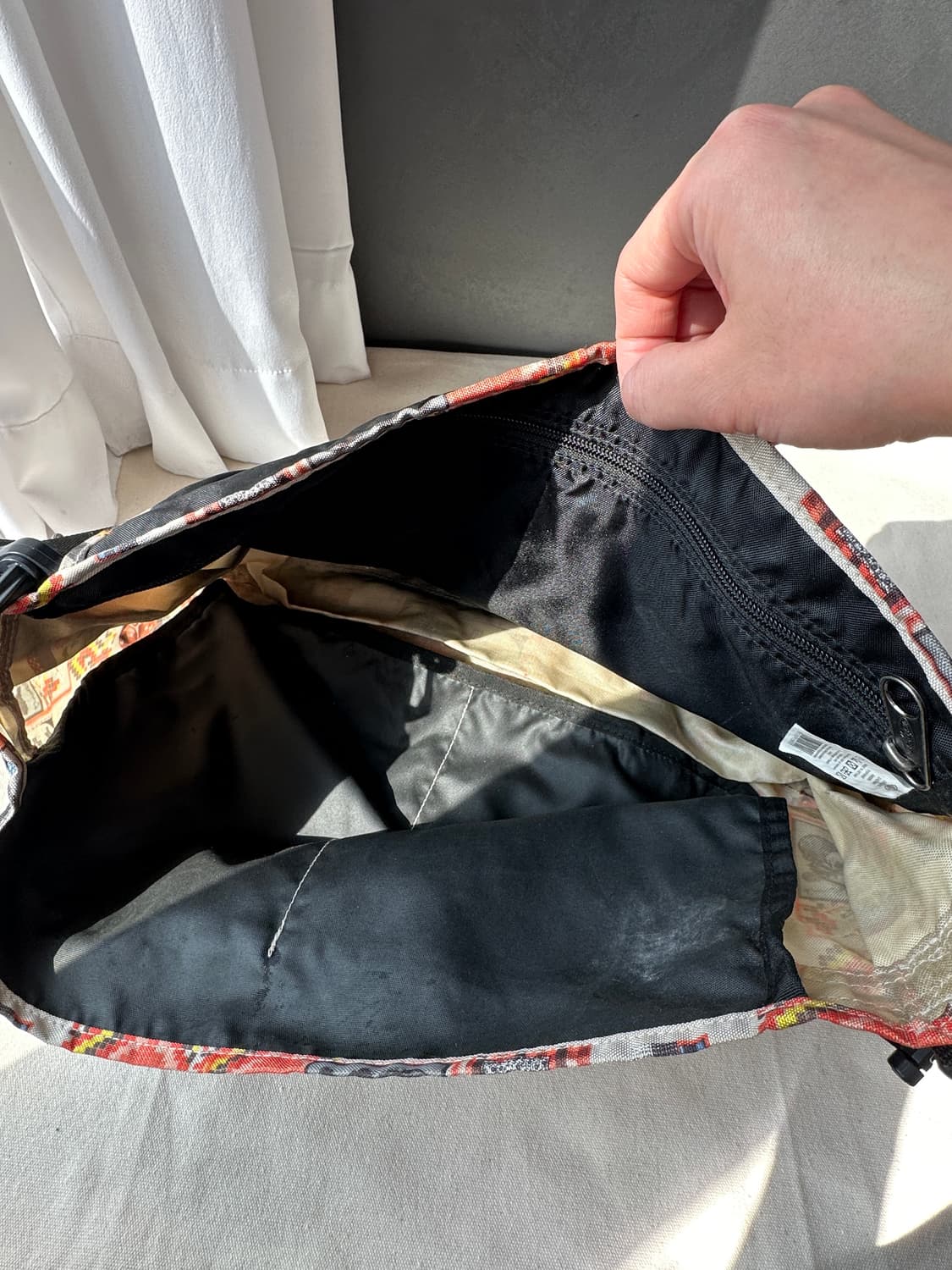 이스트팩 패치워크 프린팅 델리게이트 크로스백 상품이미지5