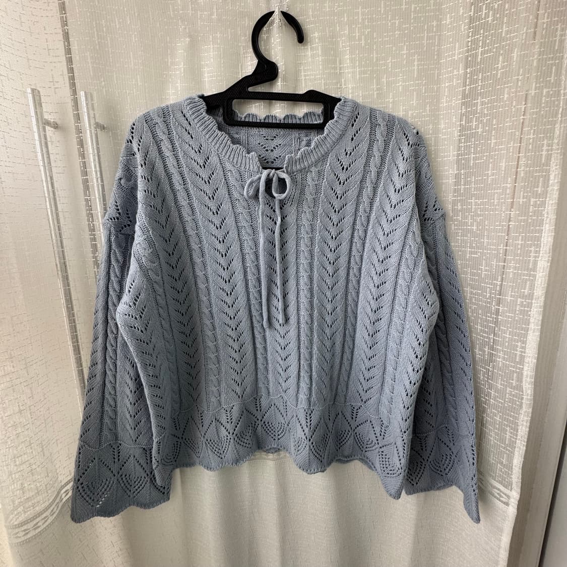 넘 예쁜 블루 리본 펀칭 긴팔 레이스 니트 여리핏 거의새것 상품이미지10