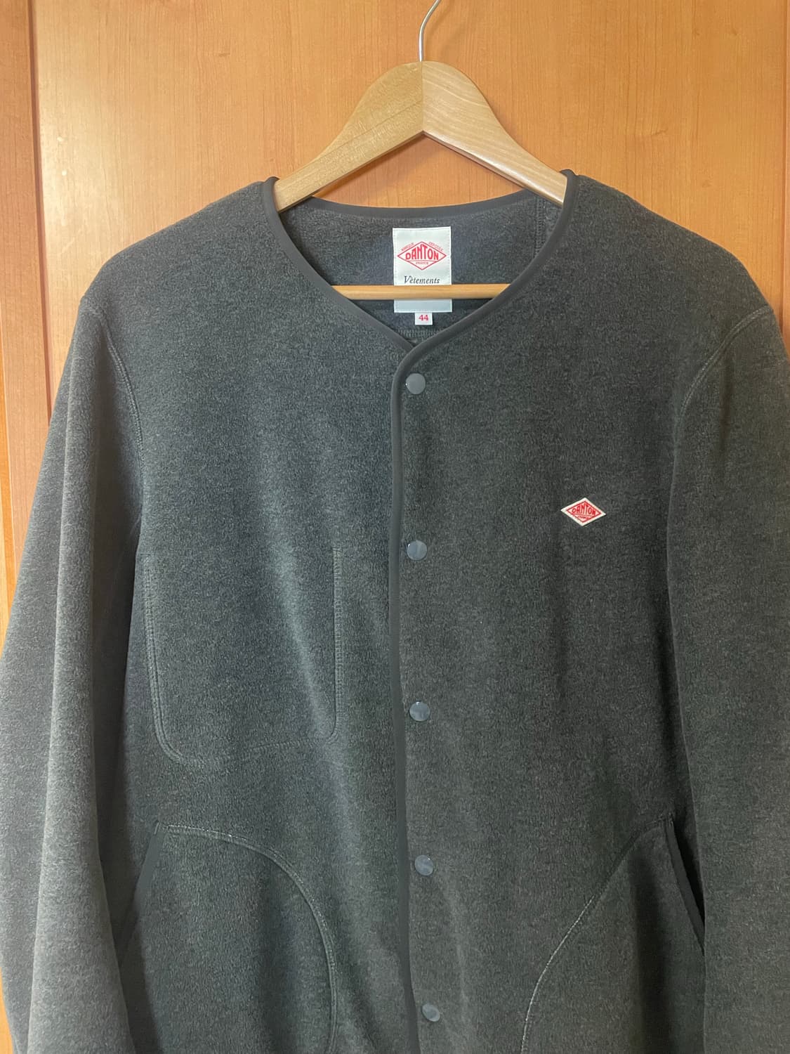 단톤 노카라 플리스 재킷 챠콜 44사이즈 상품이미지1