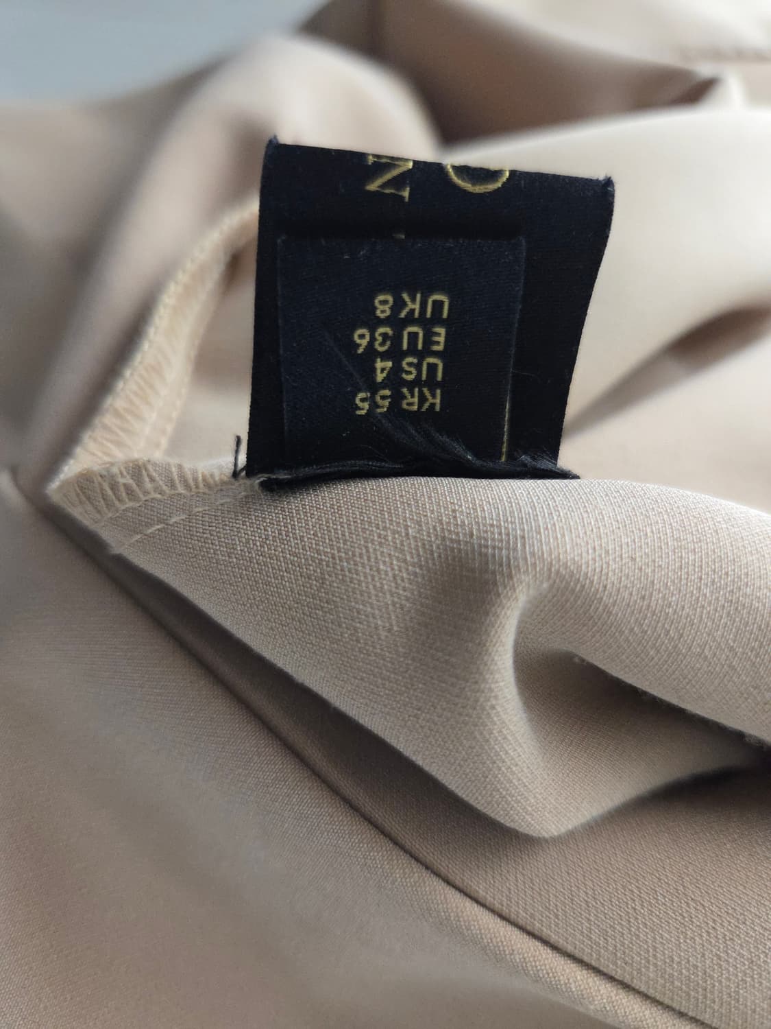 DINT 딘트 베이지 퍼프 소매 브이넥 버튼 원피스 상품이미지8