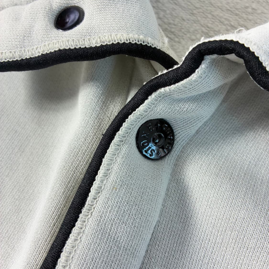 Stone island  스톤 아일랜드 90,s 와펜 코튼 스웨트 버튼  상품이미지6