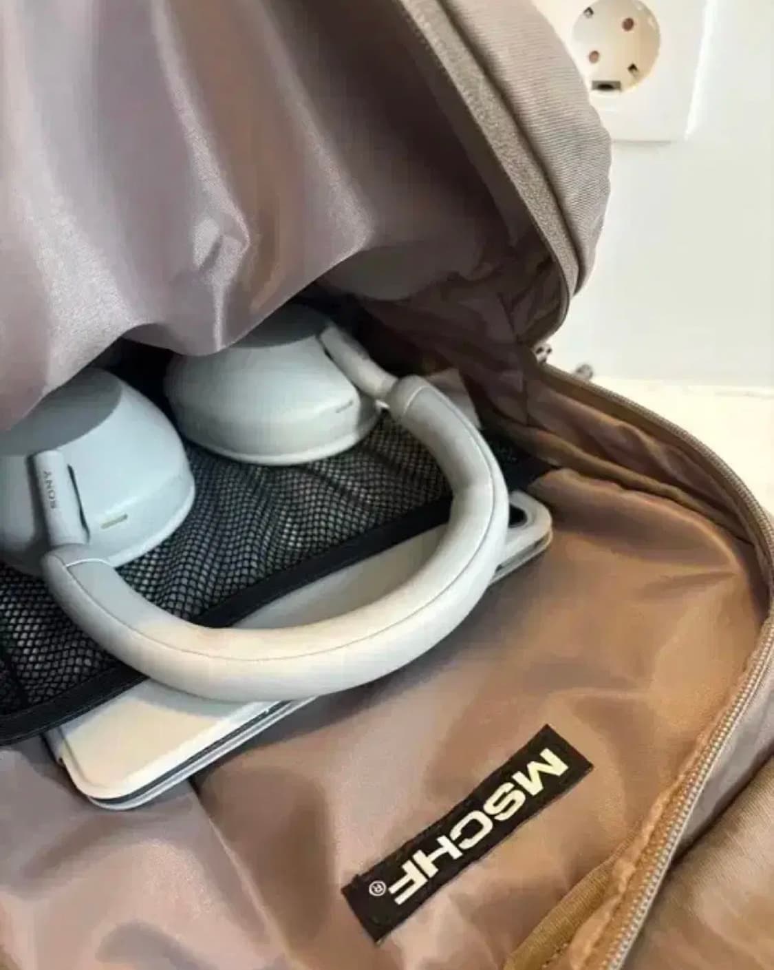 미스치프 백팩 더현대팝업 상품이미지2