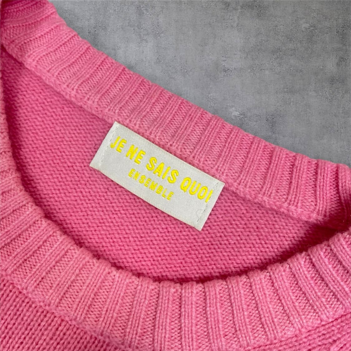 주느세콰 JE NE SAIS QUOI 타이다이 캐시미어 라운드넥 니트 상품이미지2