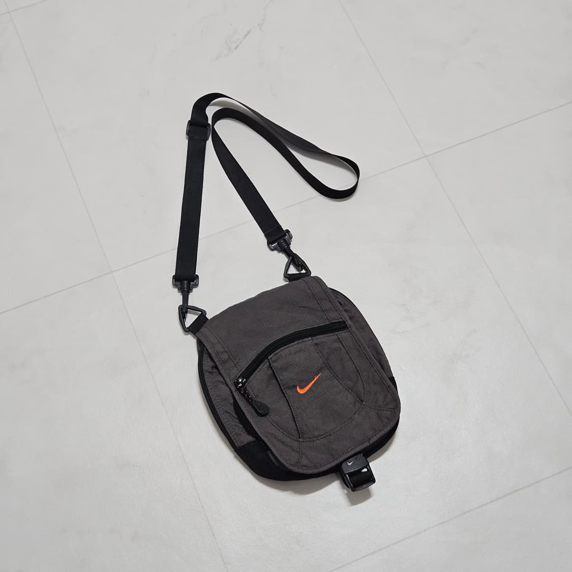 나이키 빈티지 올드스쿨 미니 크로스백 상품이미지1