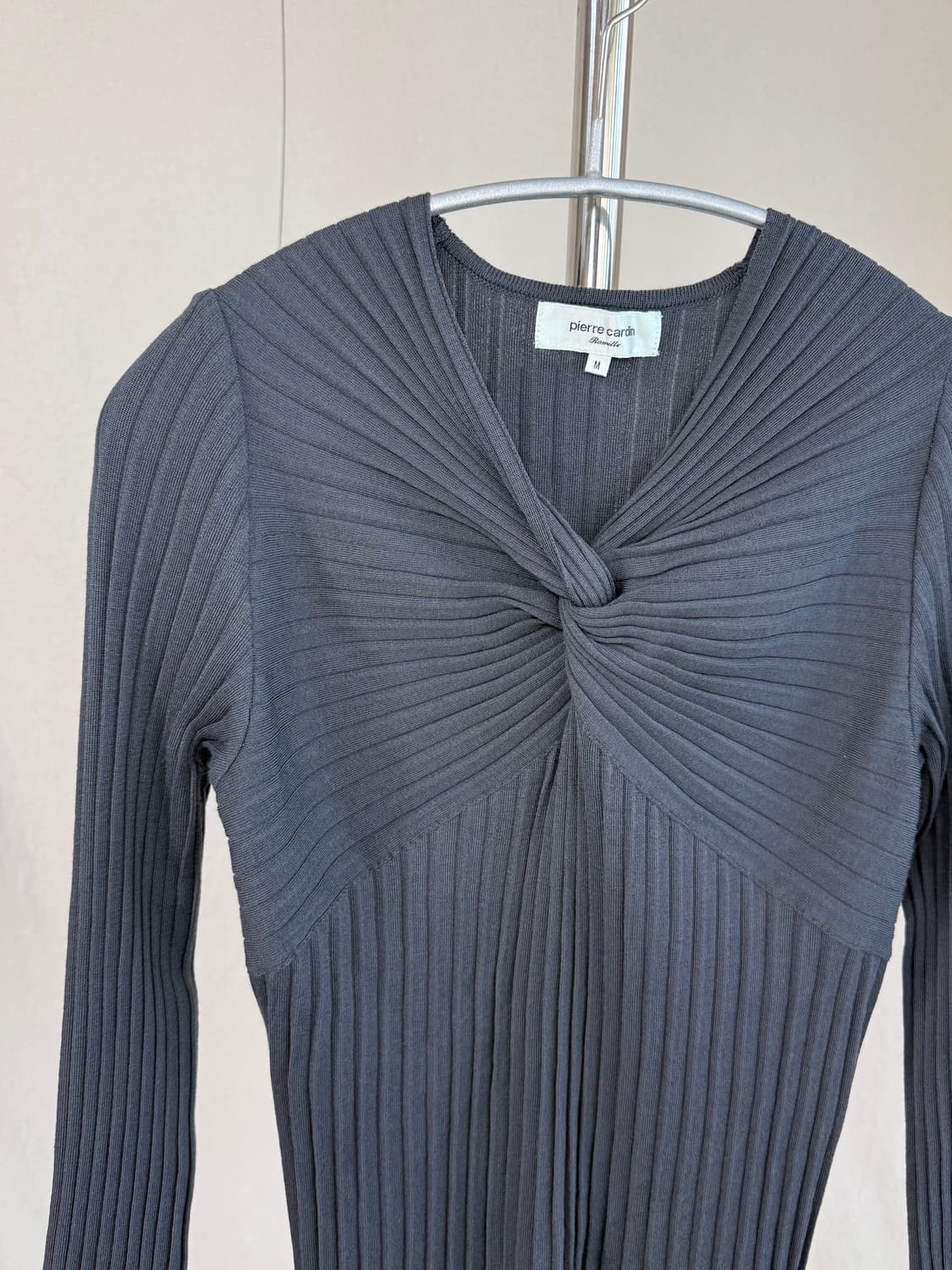 피에르 가르뎅 트위스트 플리츠 니트 탑 상품이미지4