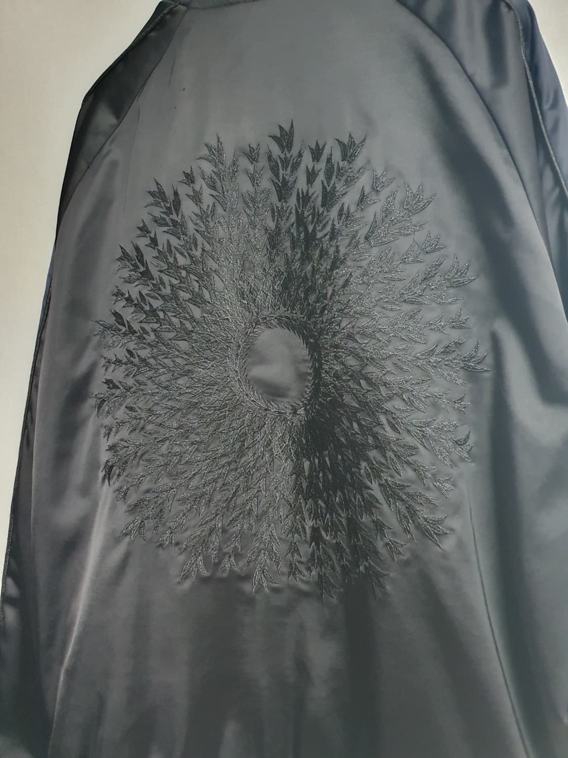 H&M 백자수 새틴 봄버자켓 블랙 L 상품이미지1