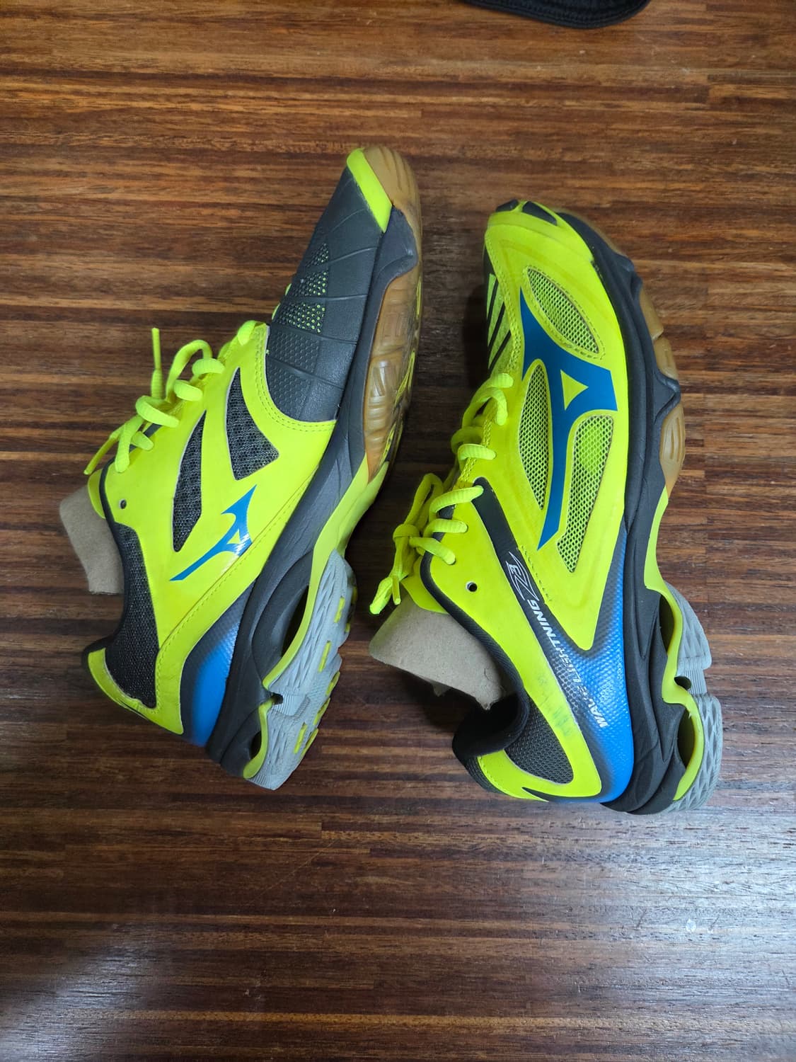 미즈노 웨이브 라이트닝 z3 배구 배드민턴화 255 상품이미지1