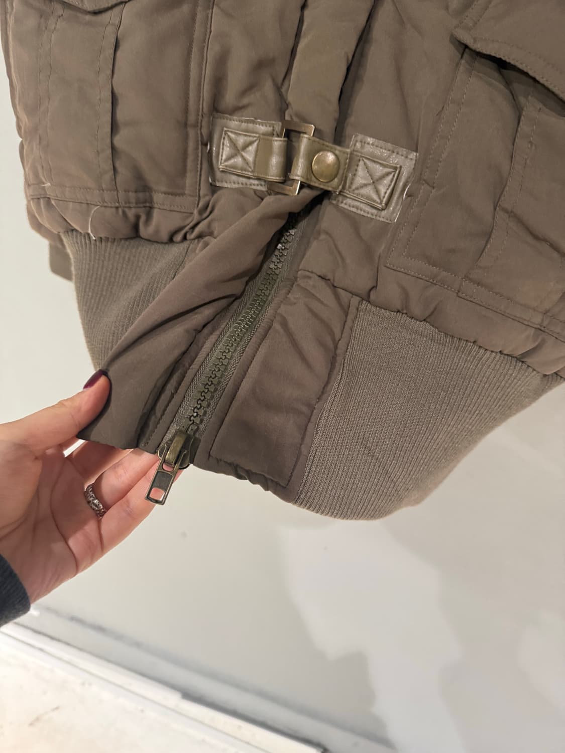 snap button detail high-neck padding 상품이미지7