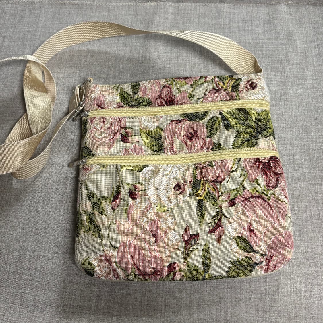 Royal Arden 로즈패턴 빈티지 감성 크로스백 상품이미지2