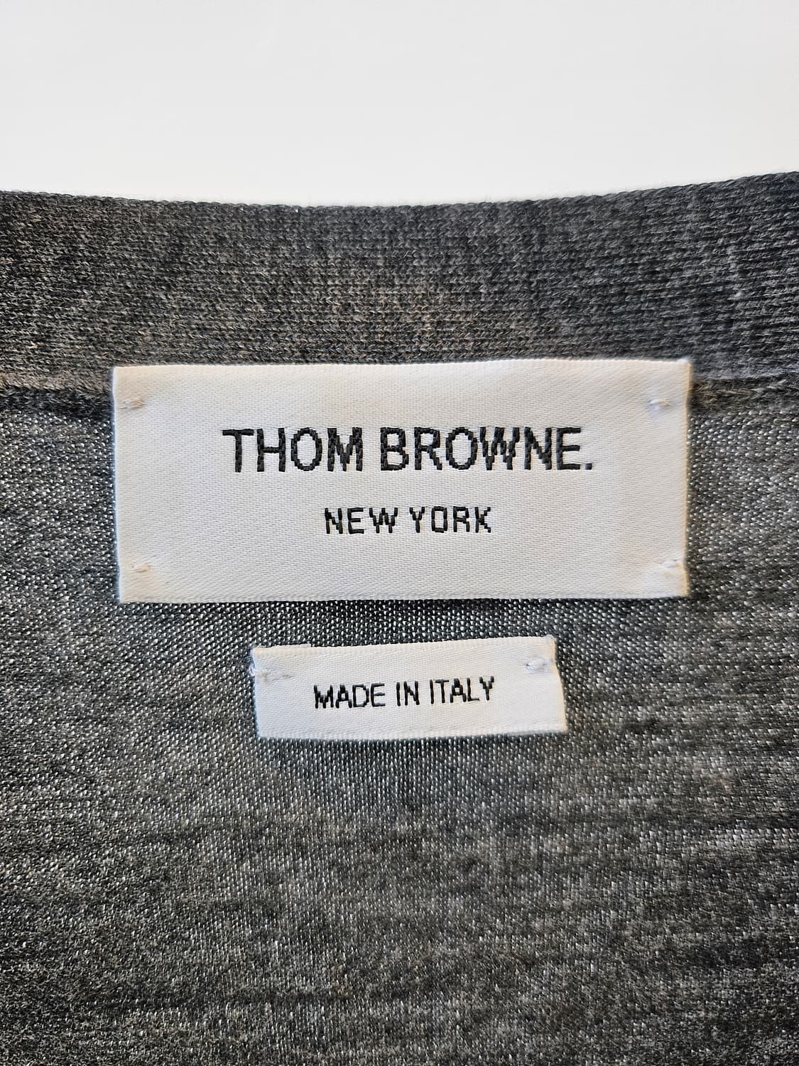 톰브라운 암밴드 울 가디건 4사이즈 상품이미지3