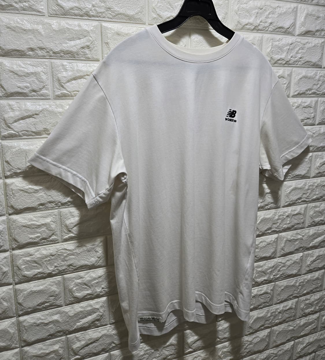 뉴발란스 에센셜 스몰 자수로고 반팔티 100 상품이미지2