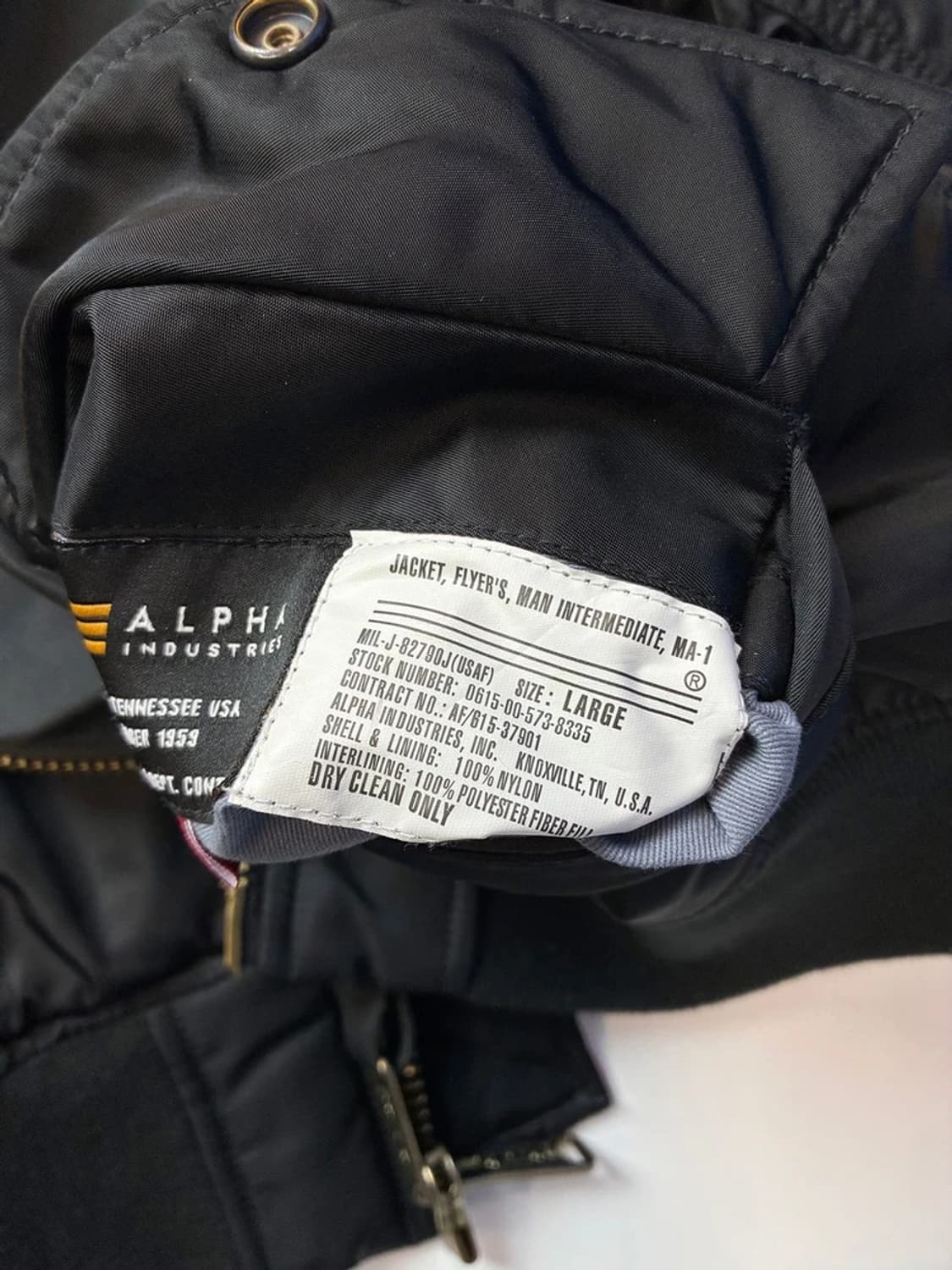 알파 인더스트리 MA-1 플라이트 재킷 PN5516 상품이미지9