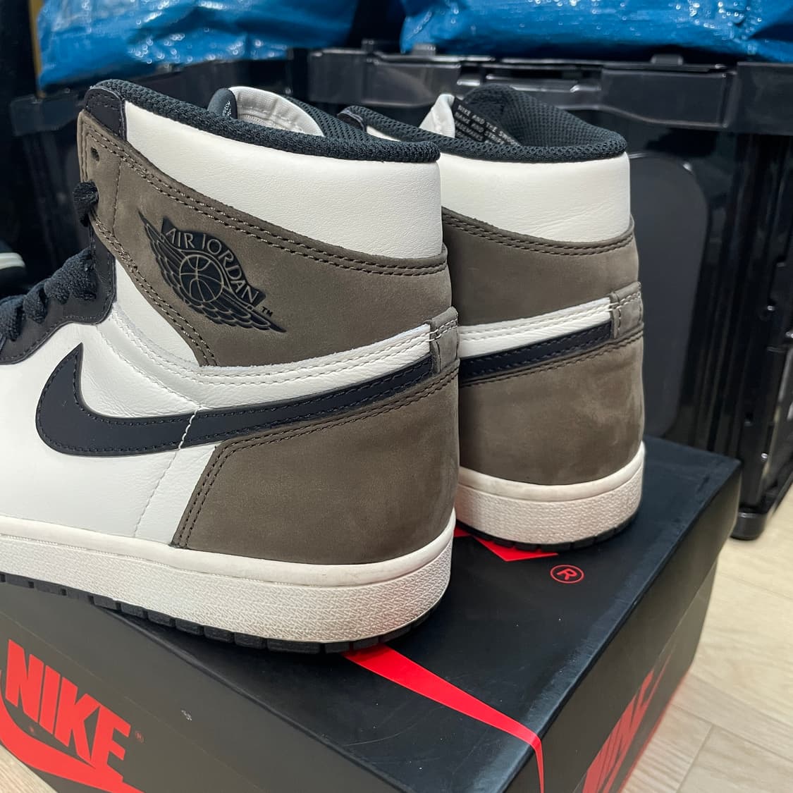 나이키 조던1 하이 다크모카 260mm 상품이미지4