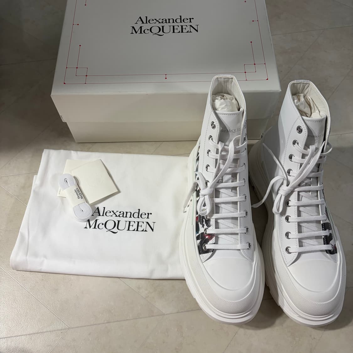 새상품(320)알렉산더맥퀸 그래피티 트레드 슬릭 부츠 화이트 상품이미지1