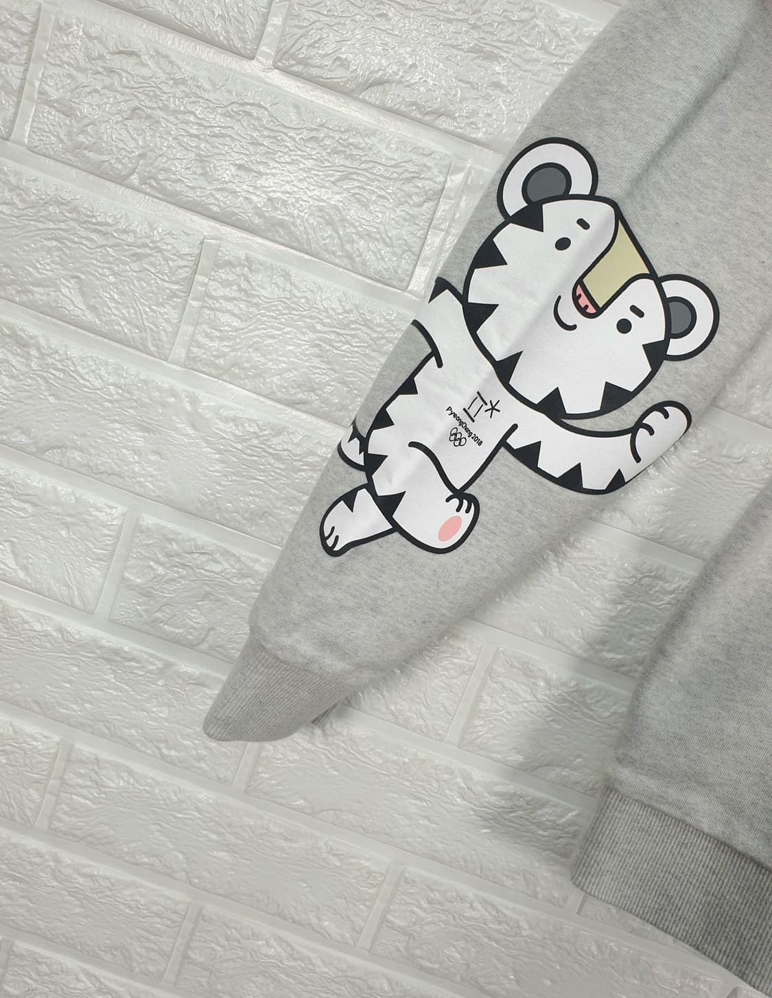 [100]노스페이스 평창올림픽 수호랑 한정판 맨투맨 상품이미지4