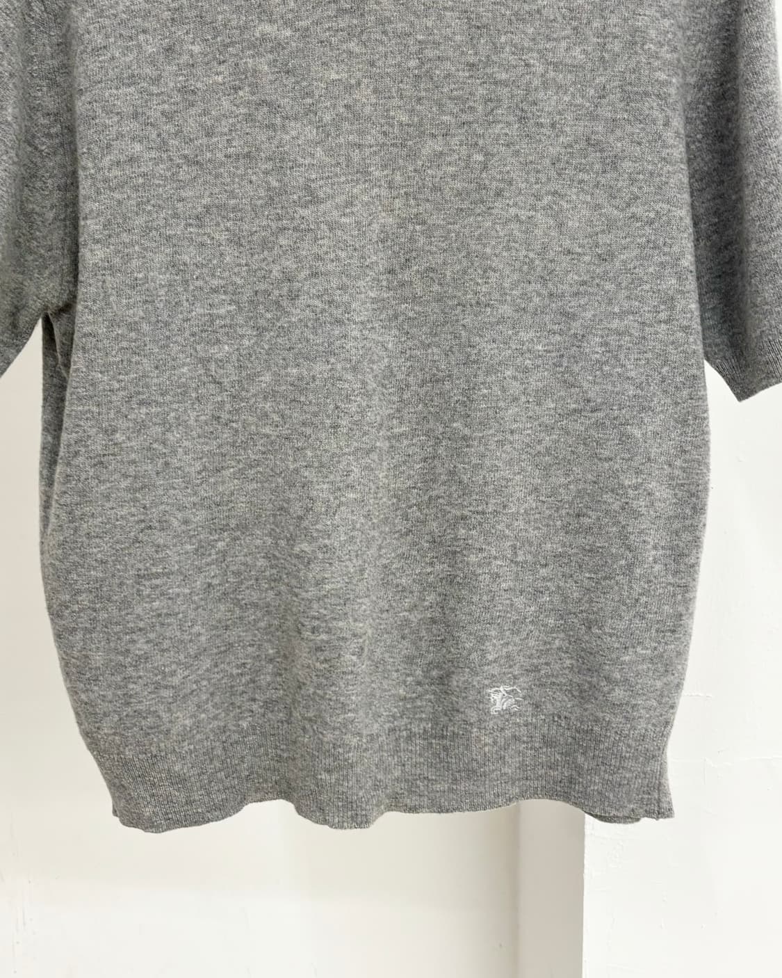 버버리 그레이 크루넥 반소매 니트 상품이미지5