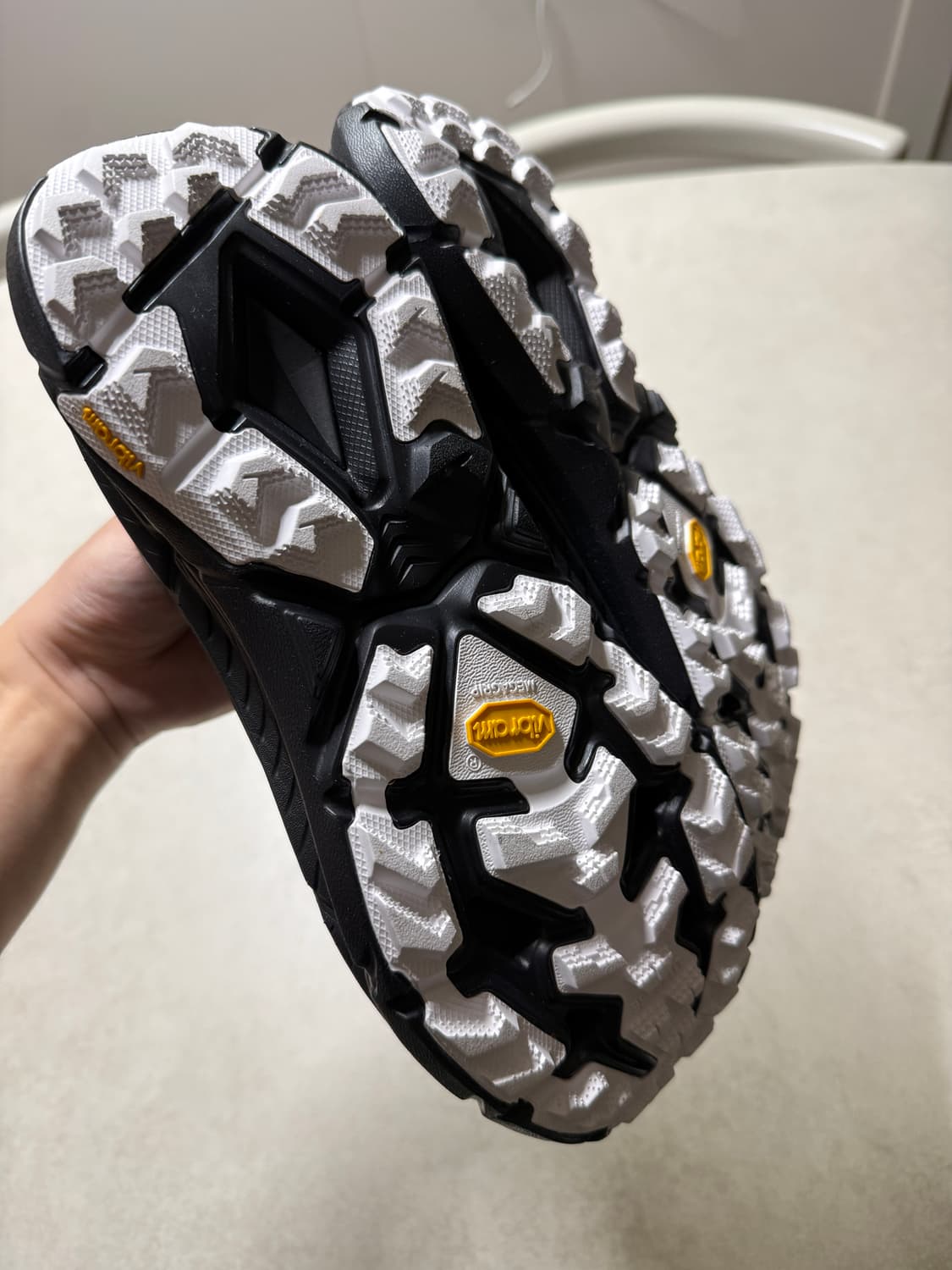 호카 마파테 스피드4 라이트 TS 블랙화이트 상품이미지3