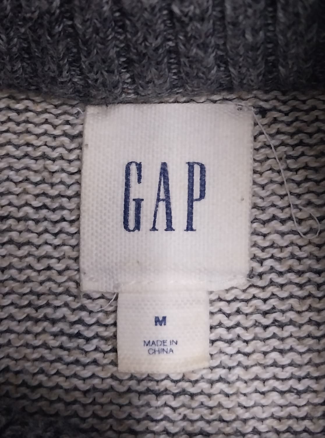GAP 회색 버튼업 니트 M 상품이미지3