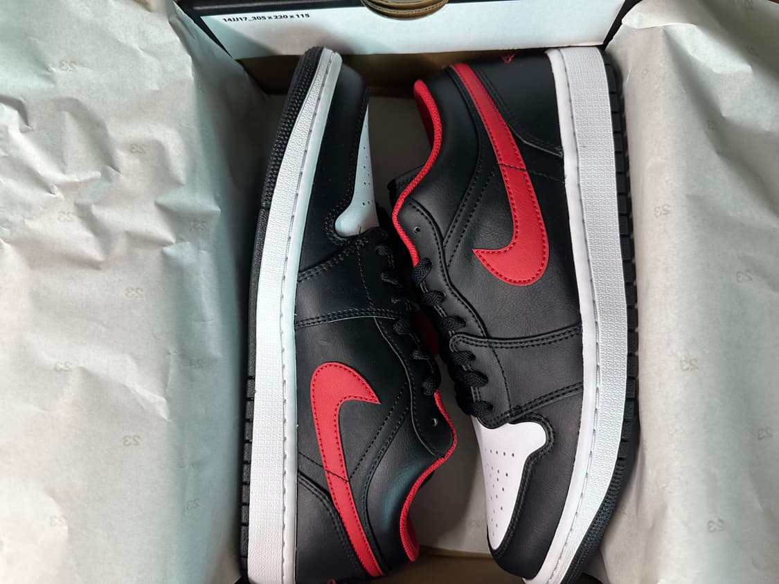 조던 1 로우 블랙 파이어 레드 2갯수2개 상품이미지1
