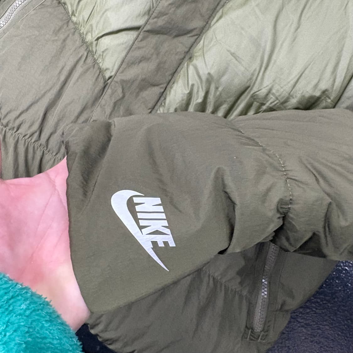 (100)나이키nsw다운패딩카키 상품이미지4