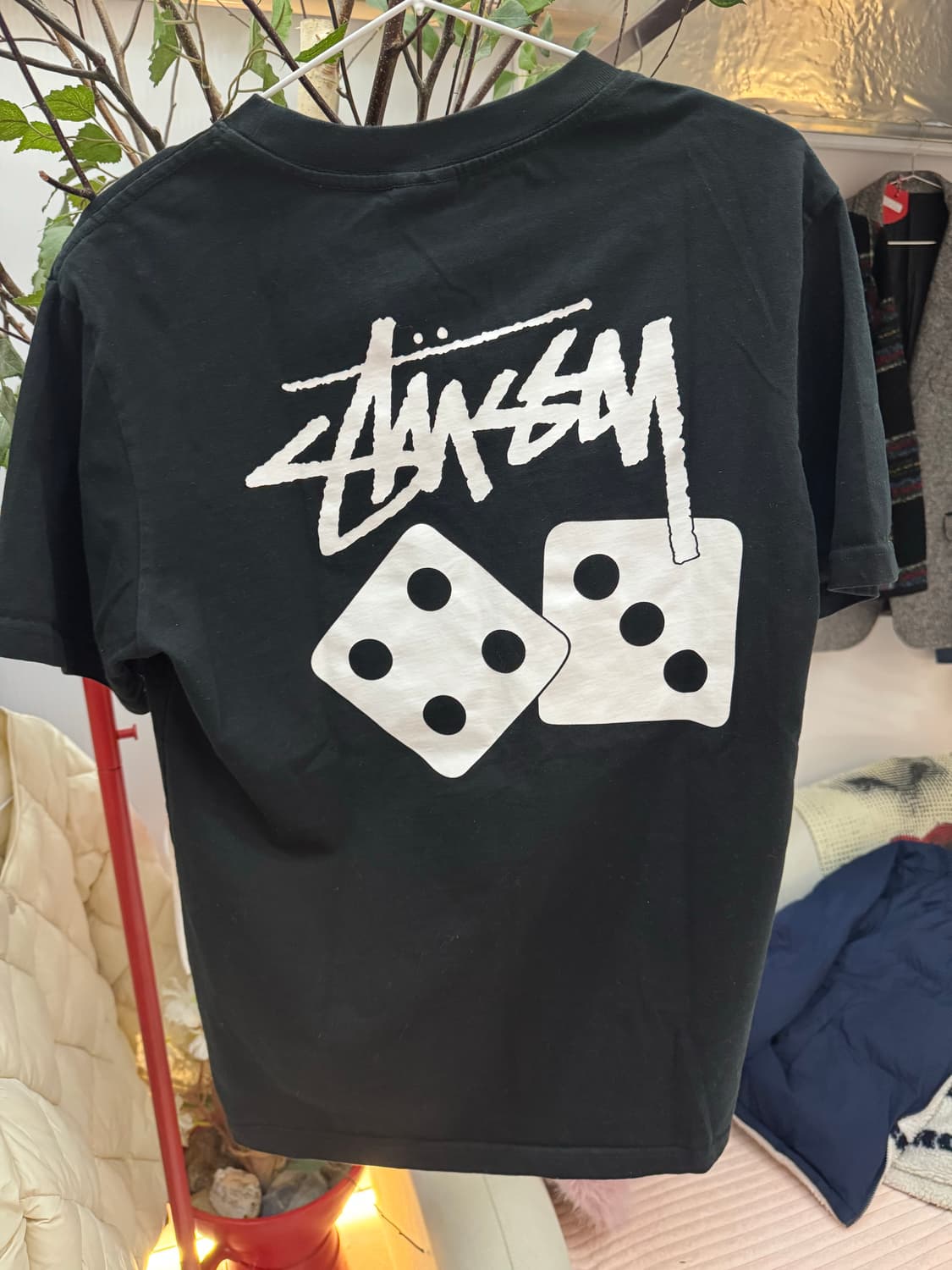 🧥  Stüssy 스투시 다이스 로고 반팔 티셔츠 (Black) 상품이미지4