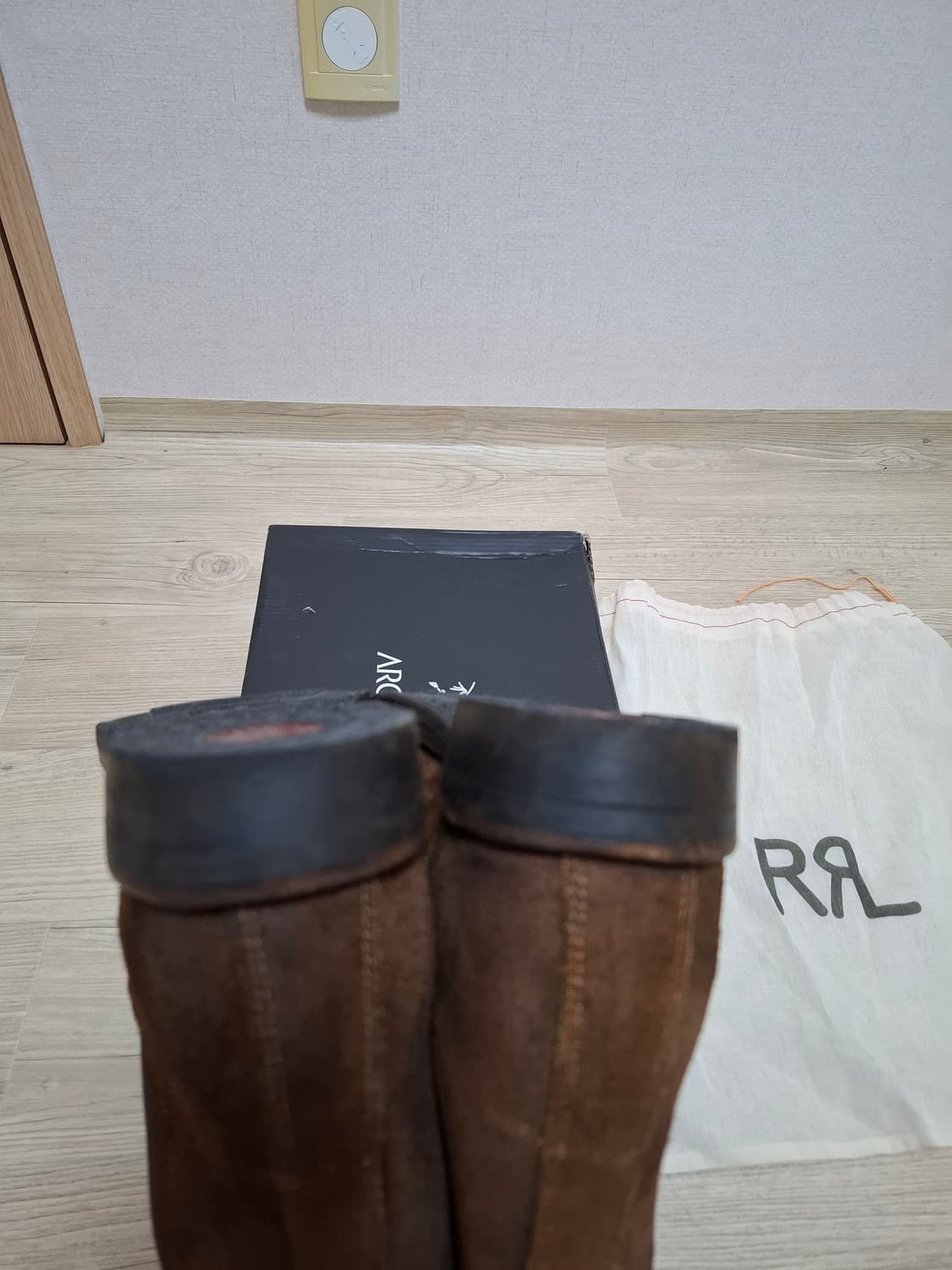 10D 더블알엘 콩그레스 러프아웃 스웨이드 브라운 첼시 부츠 상품이미지5