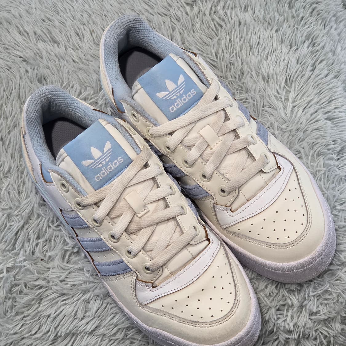 2a-8아디다스 포럼 볼드 로우 화이트 스카이블루 245mm-상태굿 상품이미지5