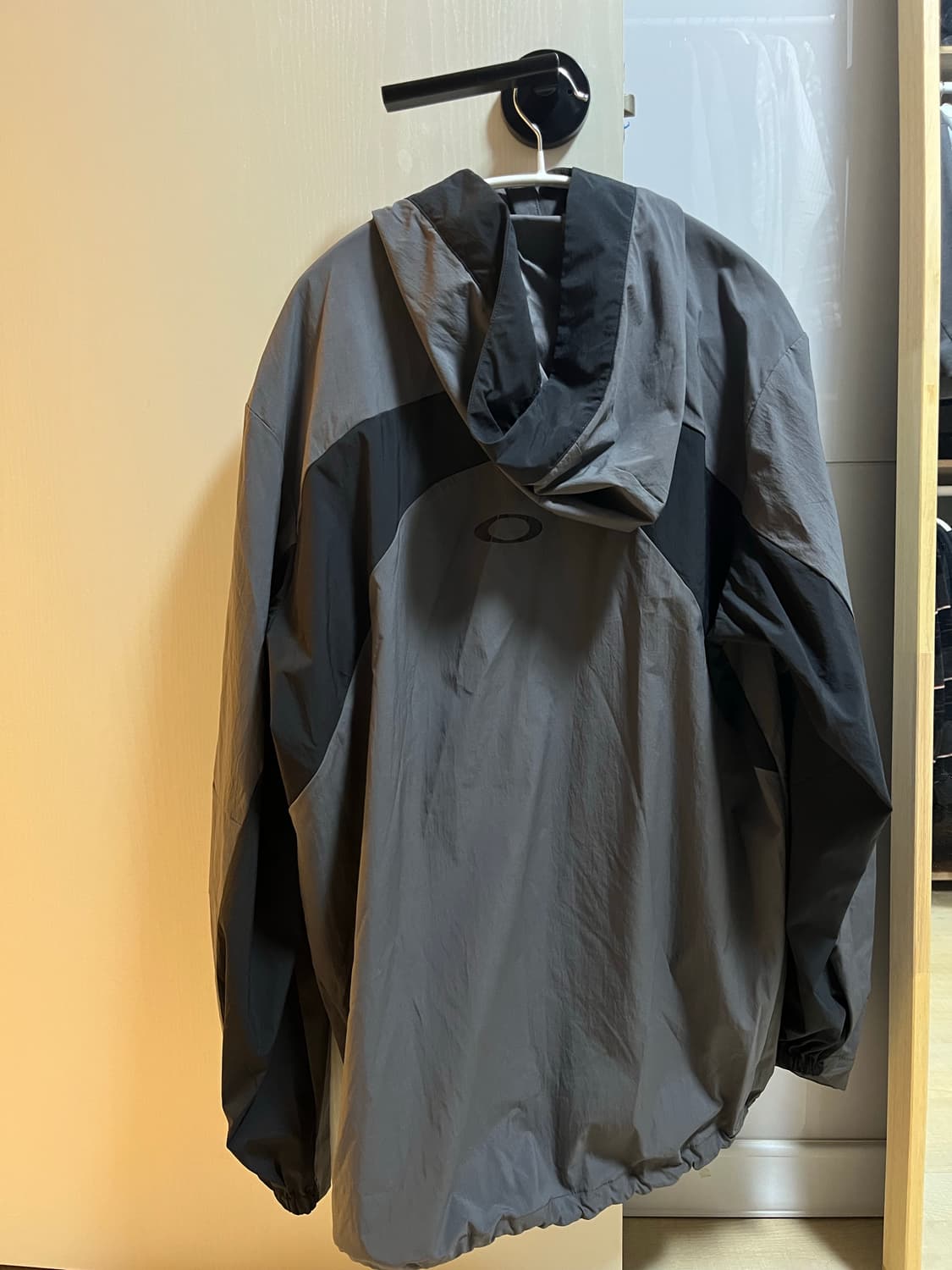 오클리 아노락 바람막이 팔아요! 상품이미지2