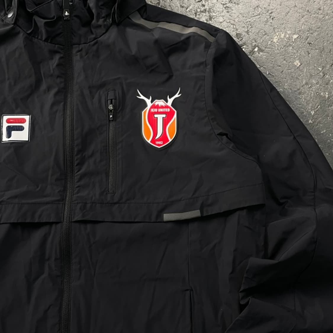 100 필라 제주 유나이티드 바람막이  상품이미지2