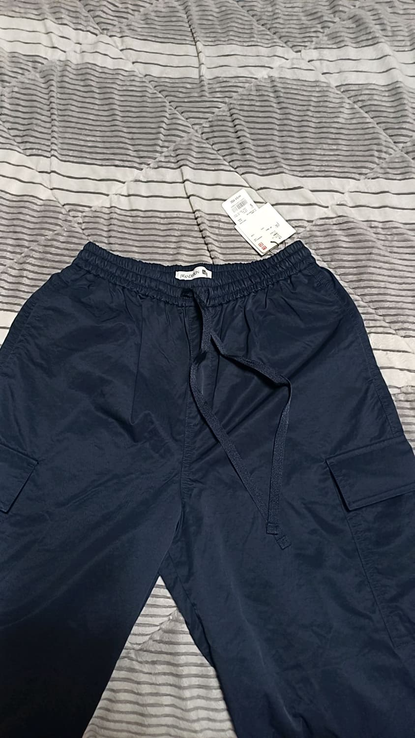 유니클로 JW앤더슨 와이드 나일론카고팬츠 S 기장95 상품이미지3