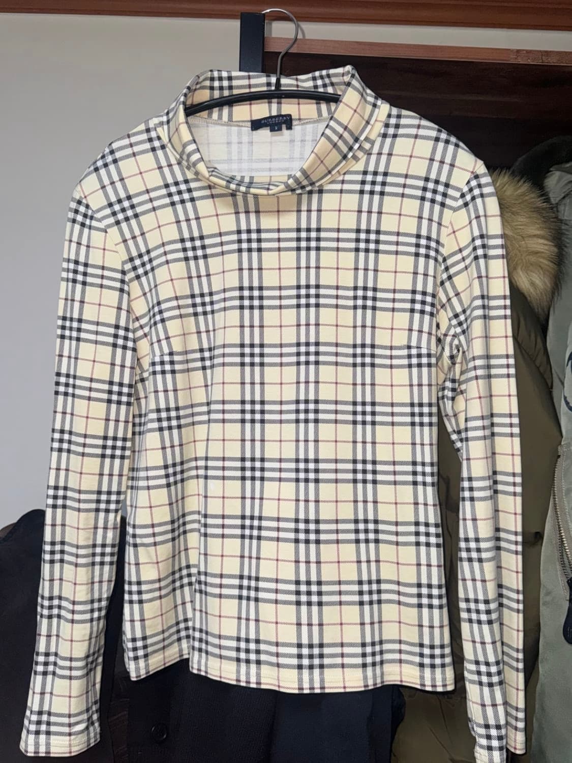 버버리 체크 터틀넥 롱슬리브 상품이미지2