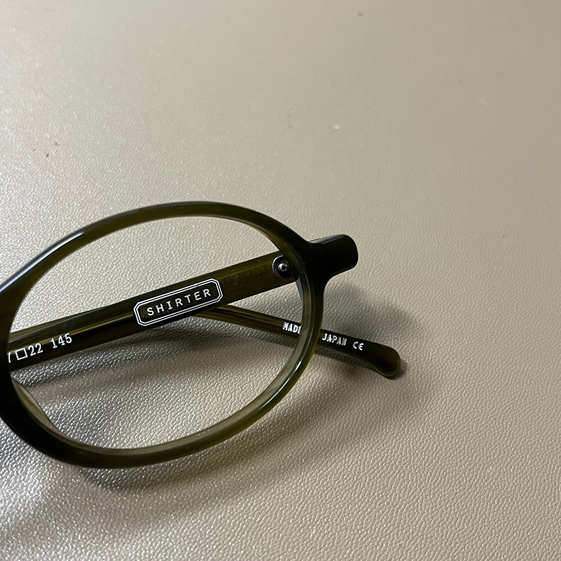 미완경 오벌 뿔테 안경 상품이미지5