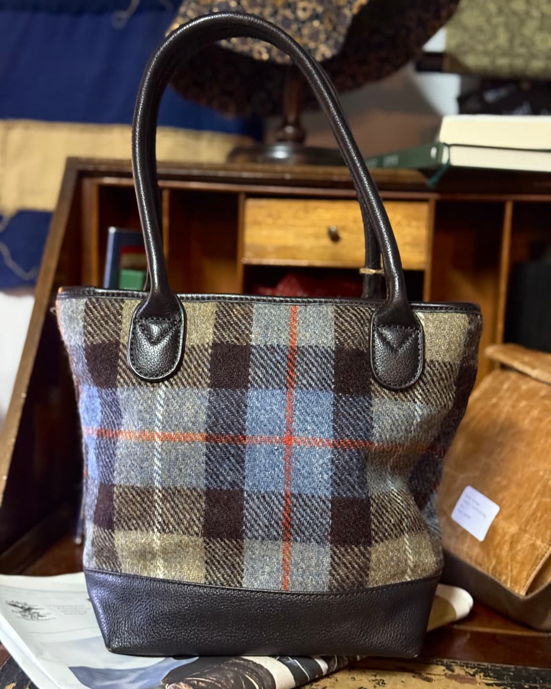 해리스트위드 트위드 체크 토트백 상품이미지9