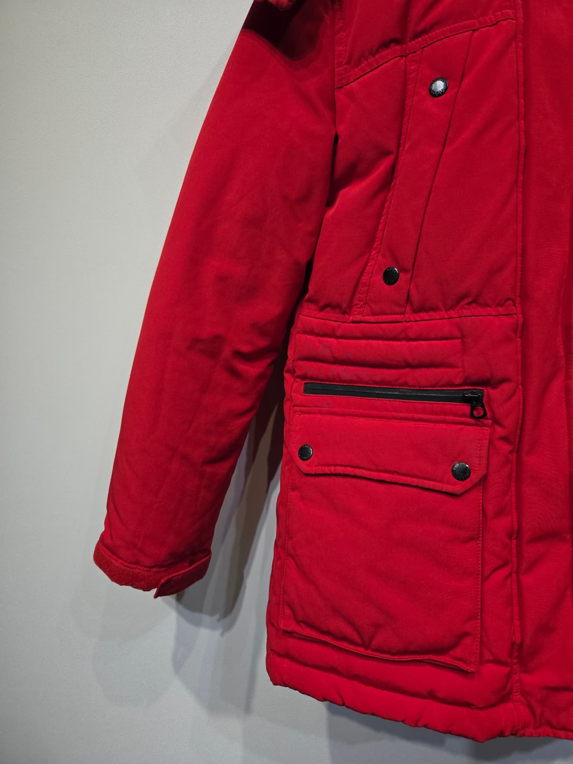 GUESS 게스 여성 레드 오리털 다운 점퍼 상품이미지4