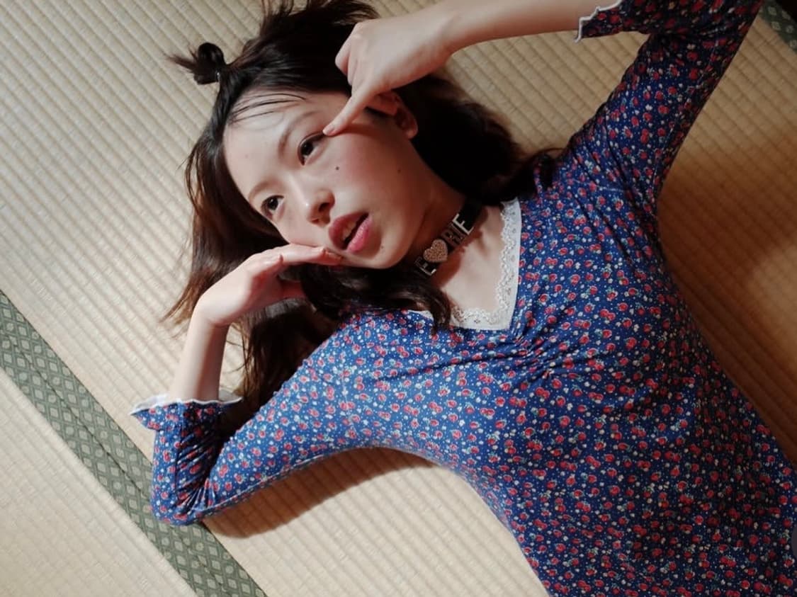 샵페어리 strawberry lace top (navy) 상품이미지1