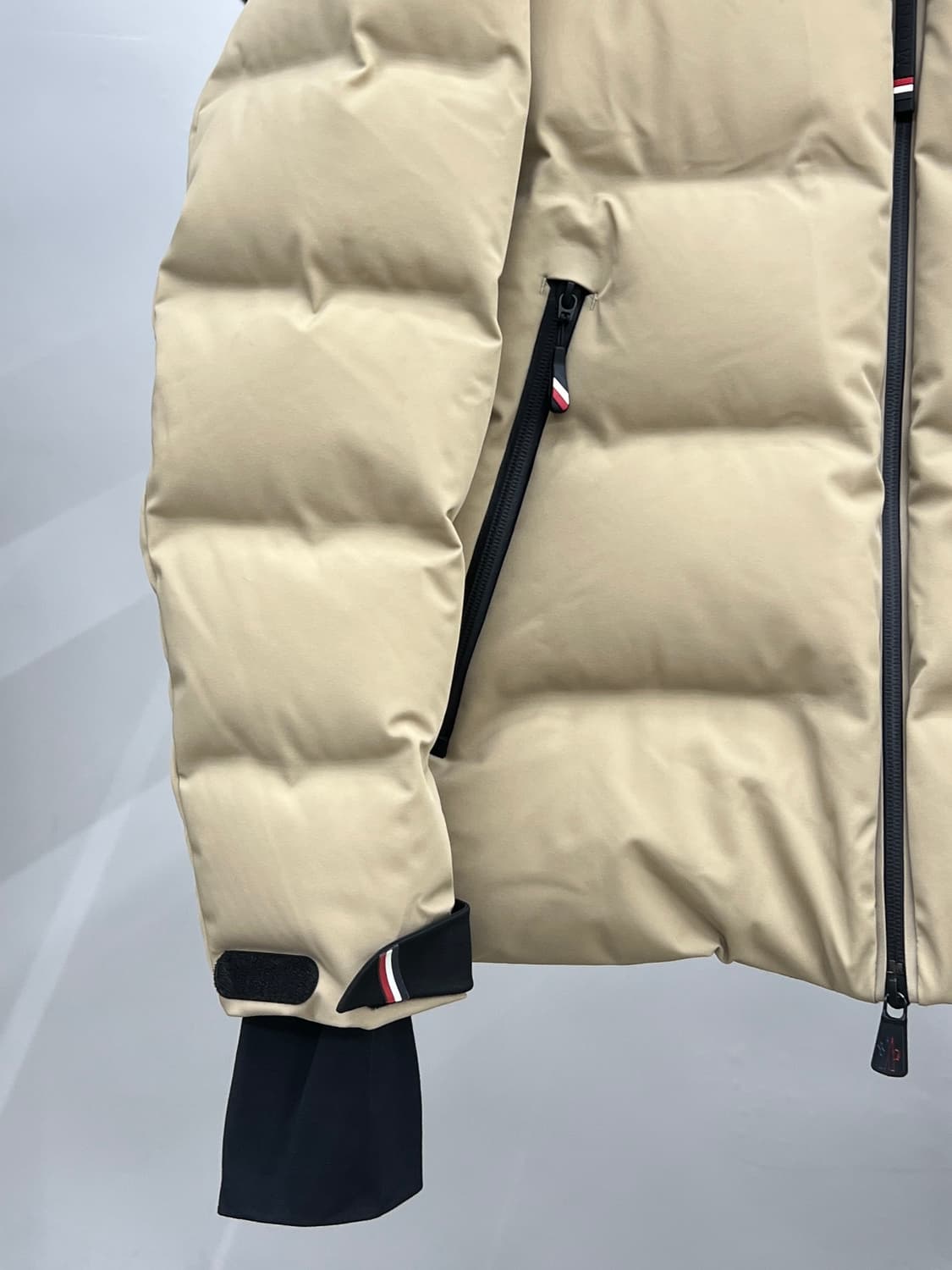몽클레어 22FW 그래노블 몽제테크 베이지 패딩 자켓 상품이미지5