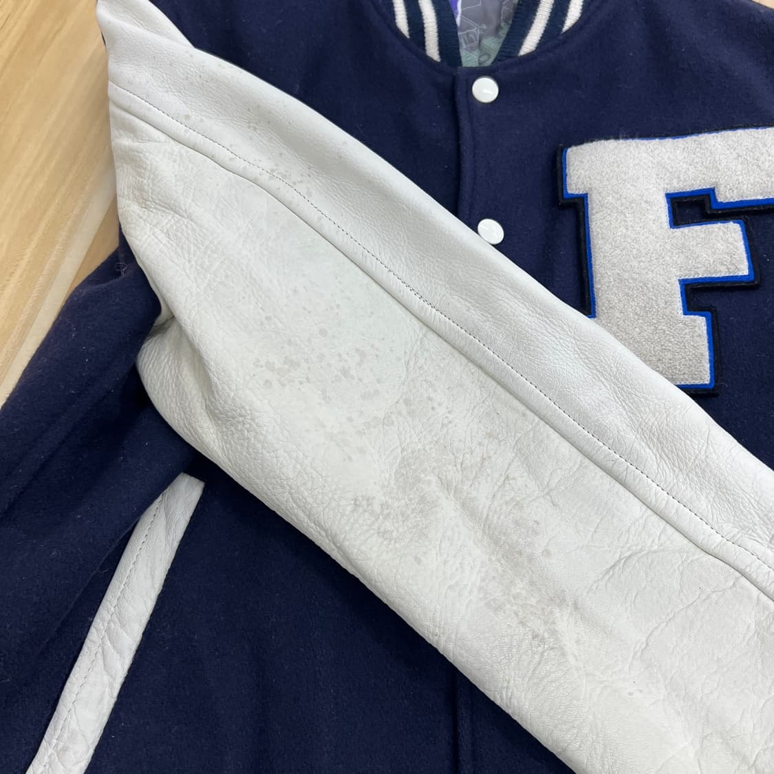 Famouz 네이비 레더 바시티 자켓 M 상품이미지9