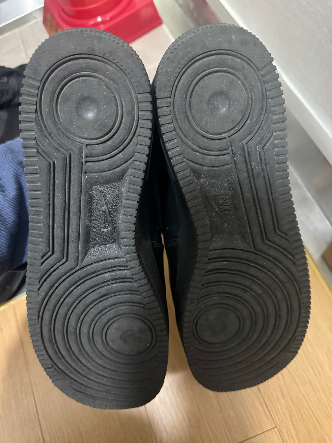 에어포스 1 트리플블랙 290사이즈 상품이미지3