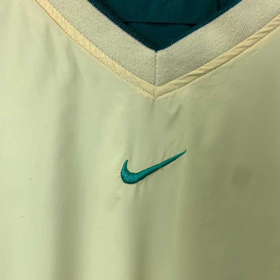 나이키 00s 스우시 브이넥 웜업 상품이미지7