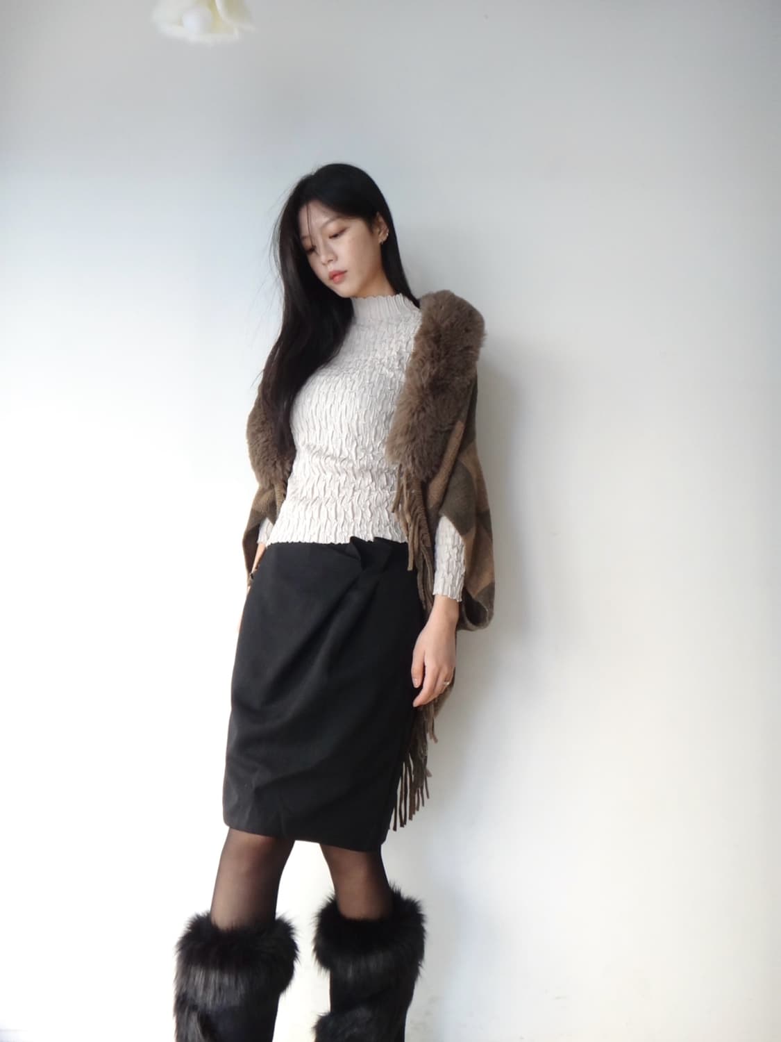 Grid fur poncho / brown 상품이미지4