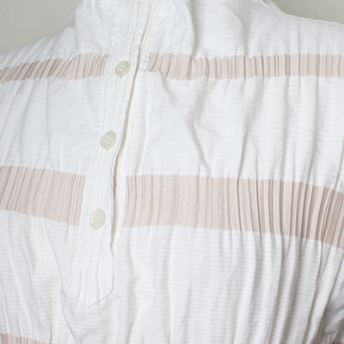 이세이미야케 투톤 베이지 단추 나시 상의 (2) 상품이미지4