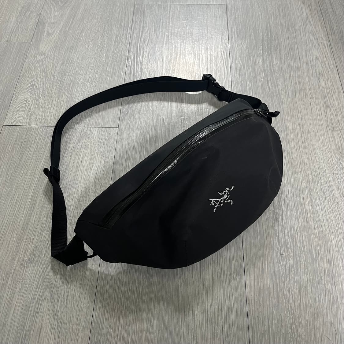 아크테릭스 그랜빌 크로스바디 백 블랙 상품이미지2