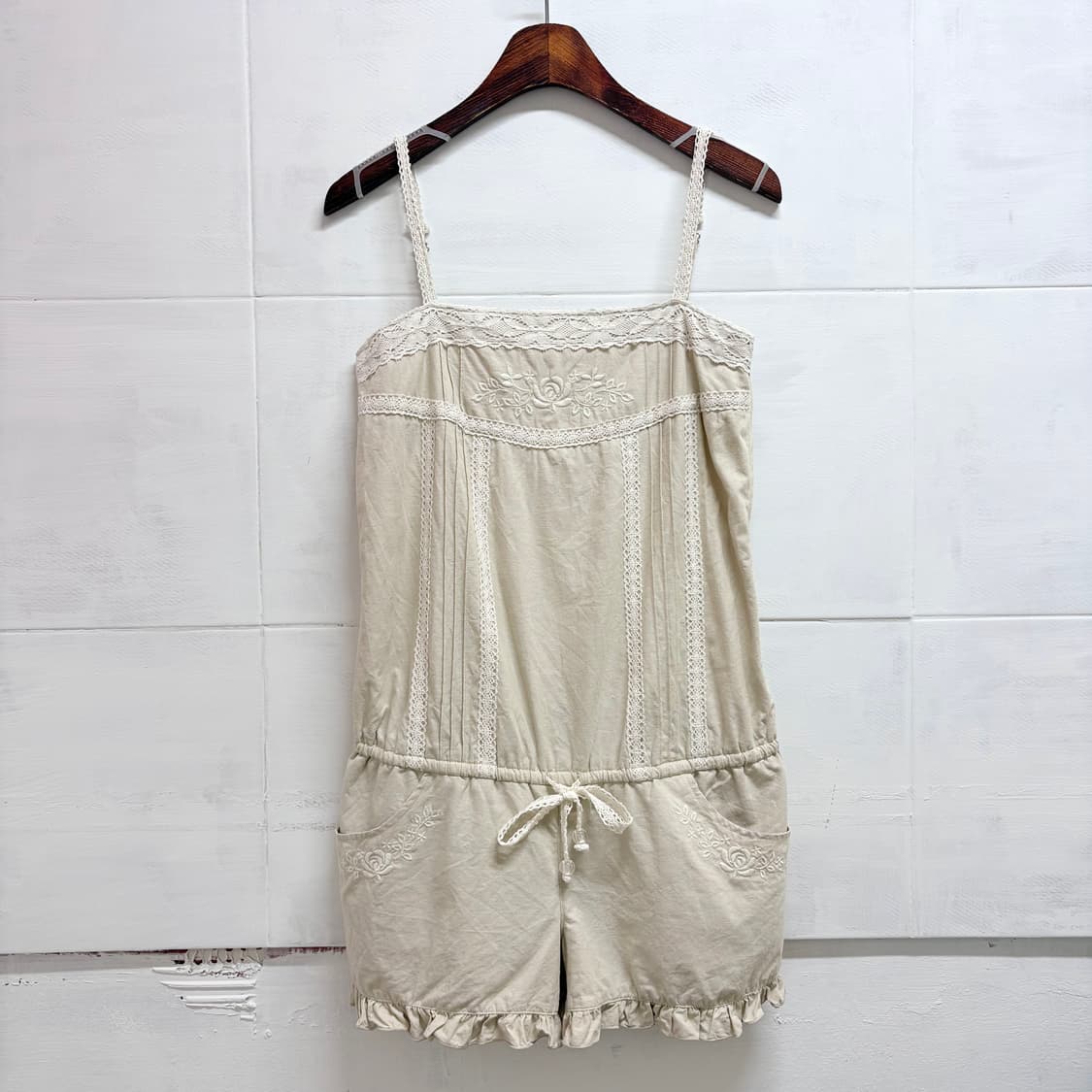 byebye 레이스 러블리 모리 자수 프릴 점프수트 M 상품이미지1