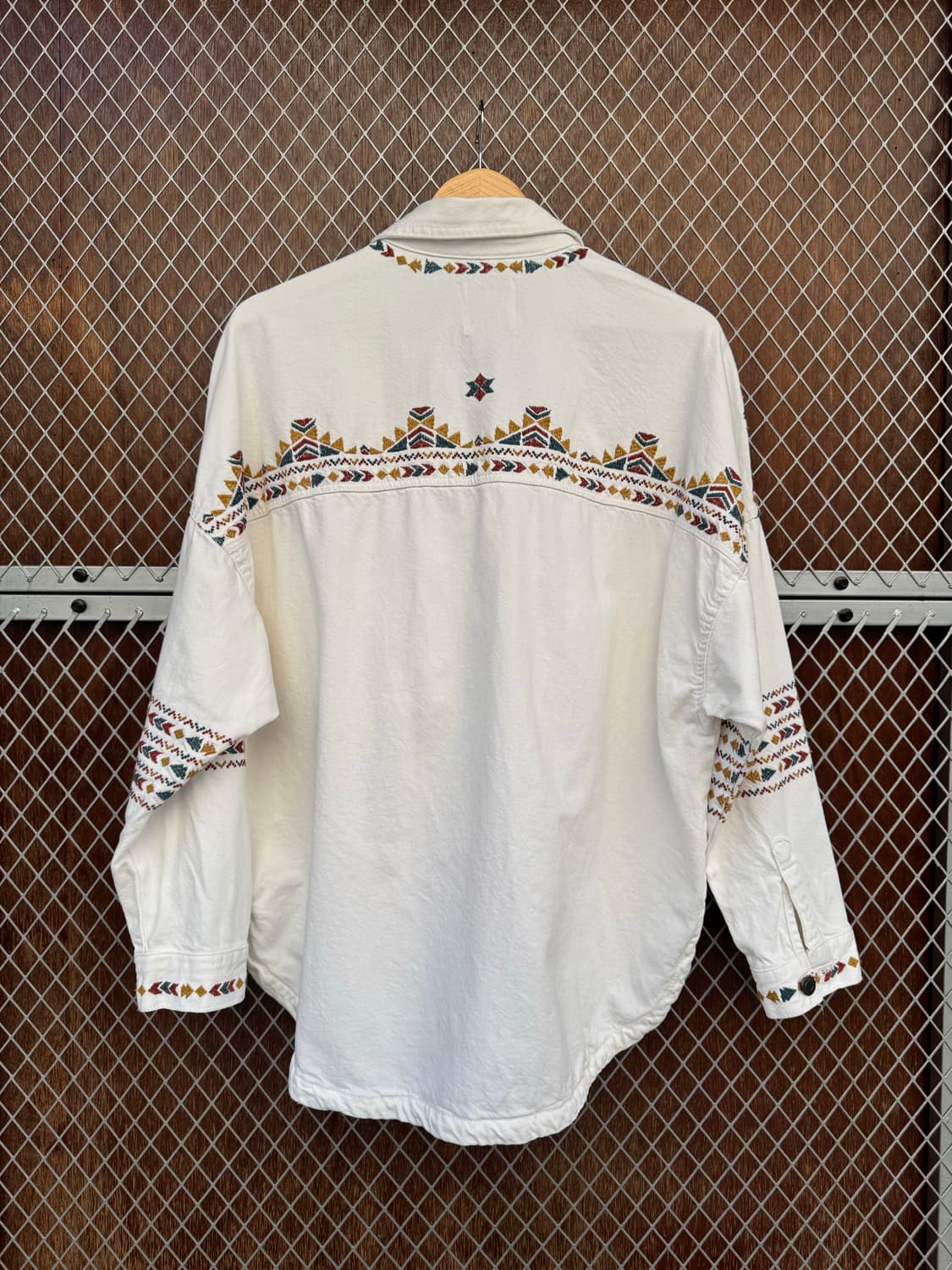ZARA 자라 웨스턴 보헤미안 자수 패턴 오버핏 데님 자켓 셔츠 M 상품이미지7