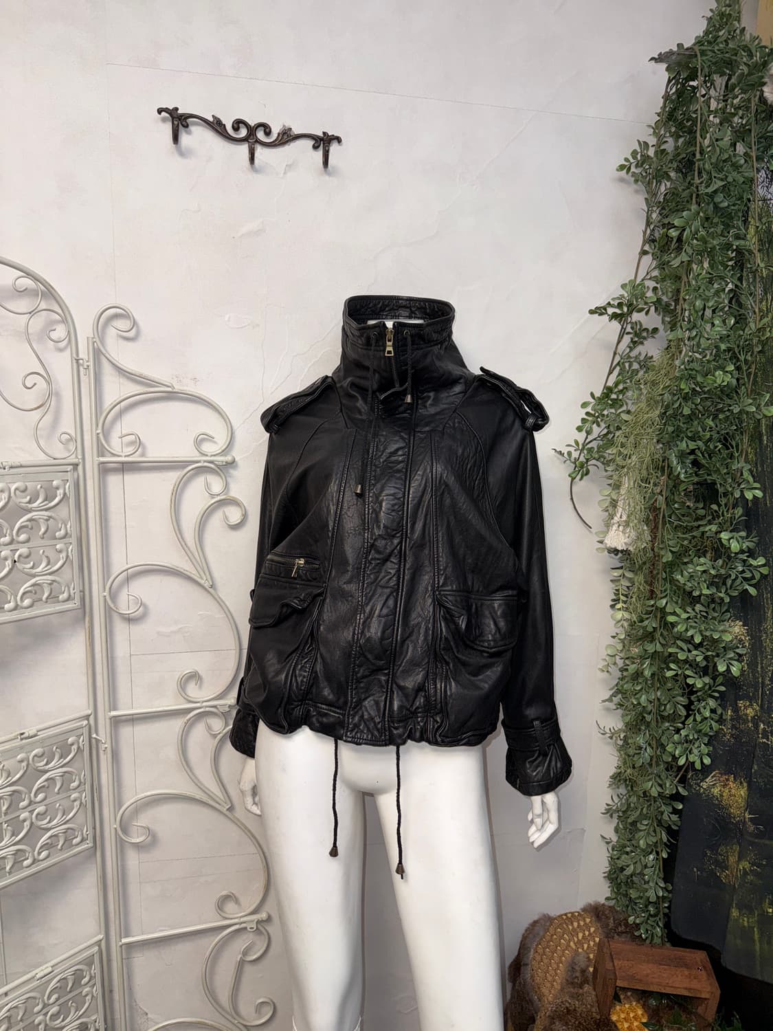 Black lamb skin high neck bomber  상품이미지5