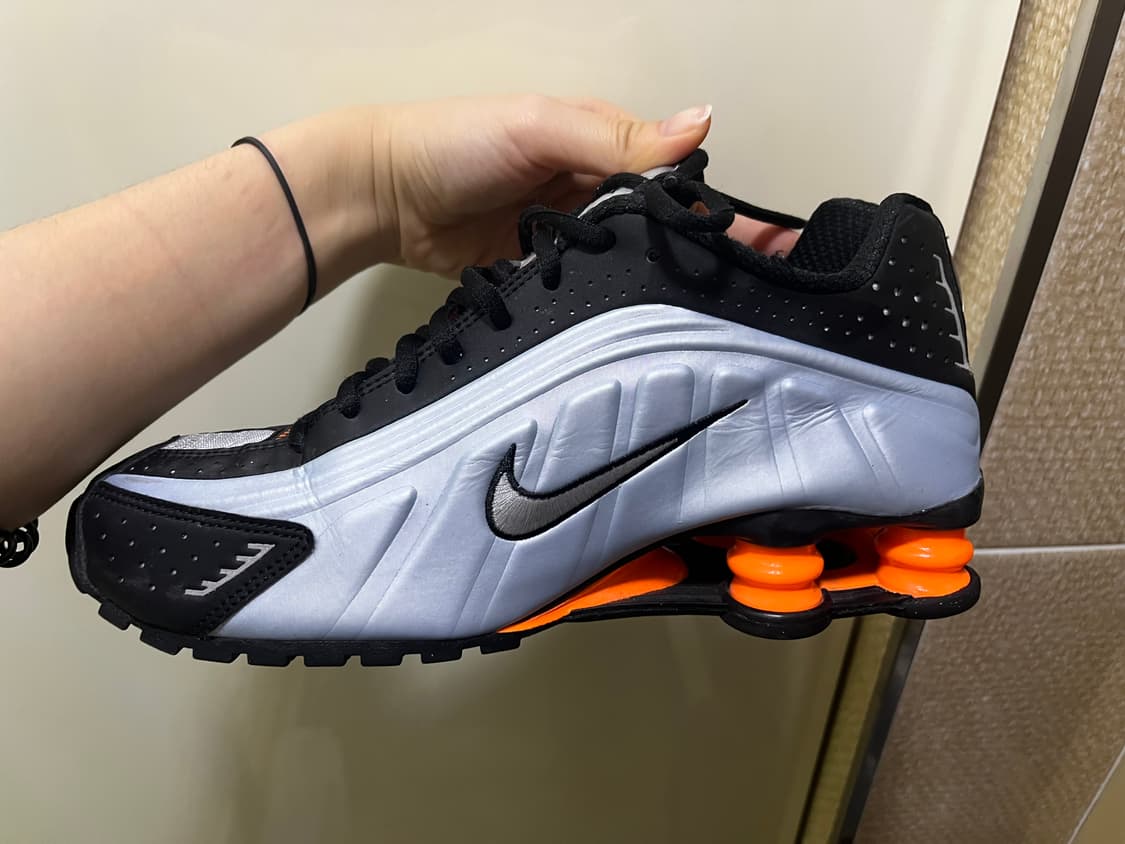 나이키 샥스 R4 블루 틴트 토탈 오렌지 240사이즈 상품이미지2