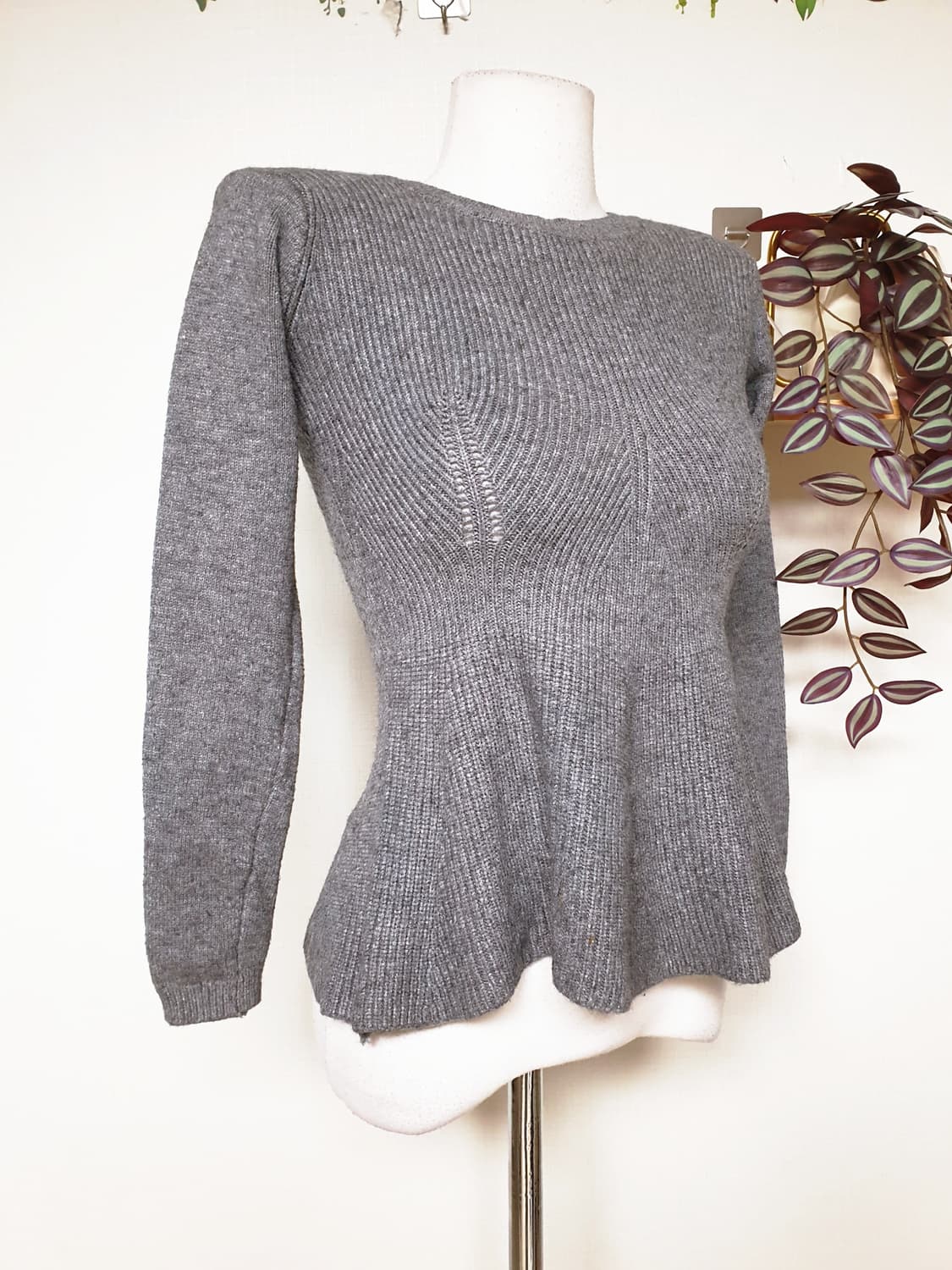 나인 페플럼 사선골지니트 55 66 그레이 F 상품이미지5