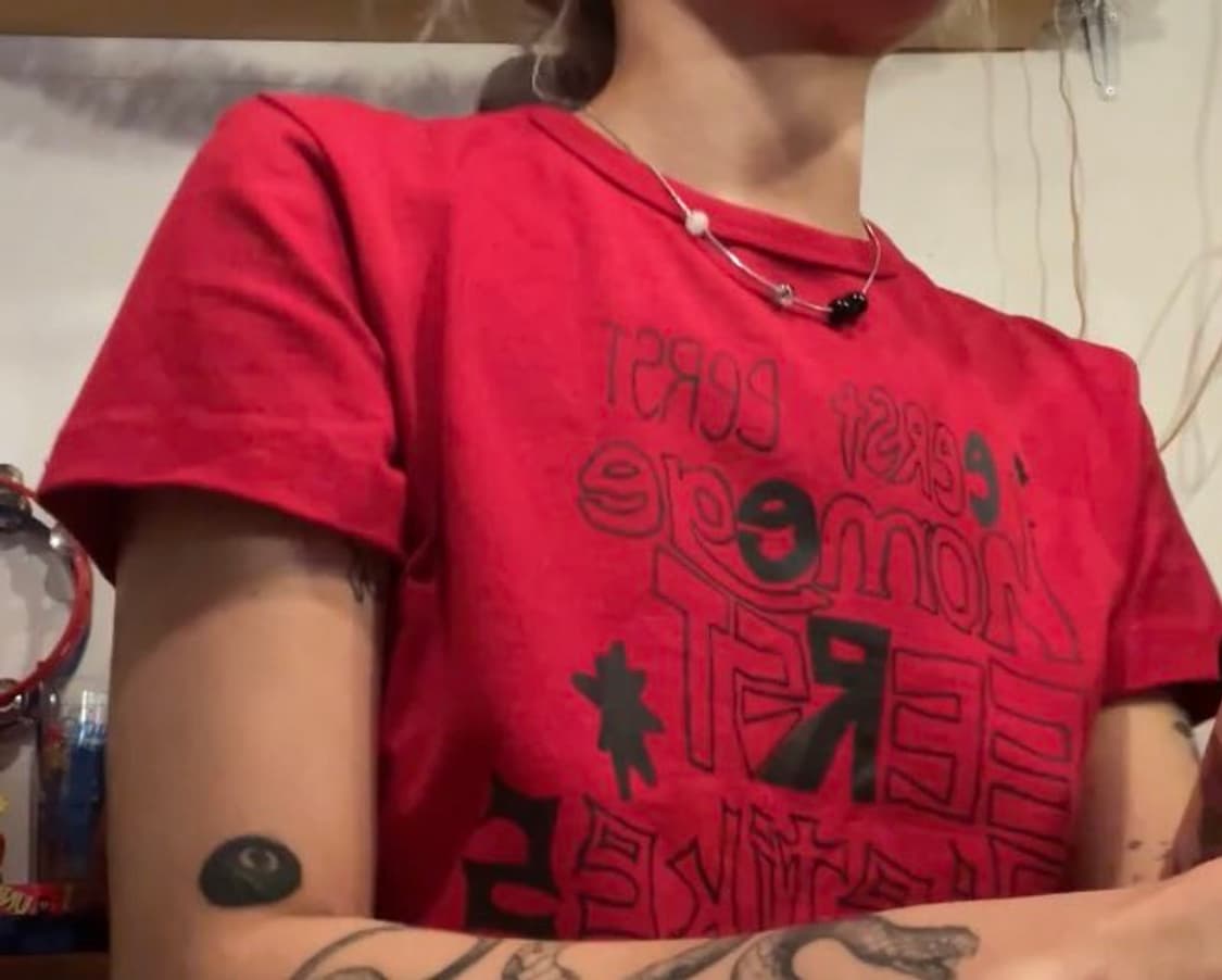 EERST W-HOMEGE SHORT TEE [RED]  이어스트 크롭티 상품이미지1