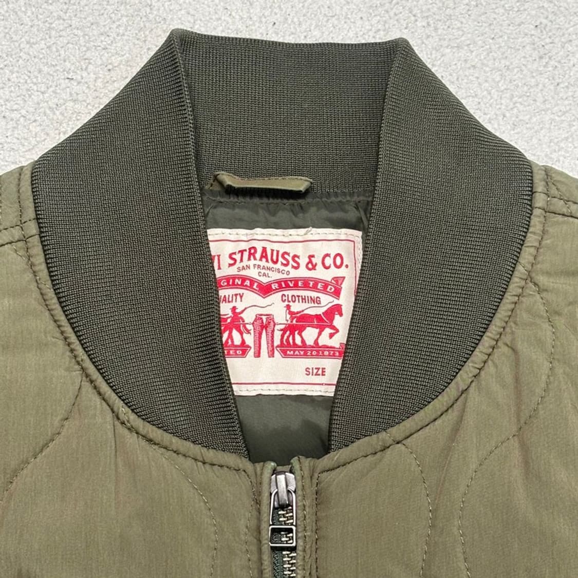 LEVIS 퀄팅 봄버 자켓 카키 L 상품이미지5